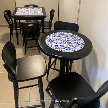 Mesa Madeira Azulejo 60cm Cor Preta - Bistrô Fixa 98cm pta - Português